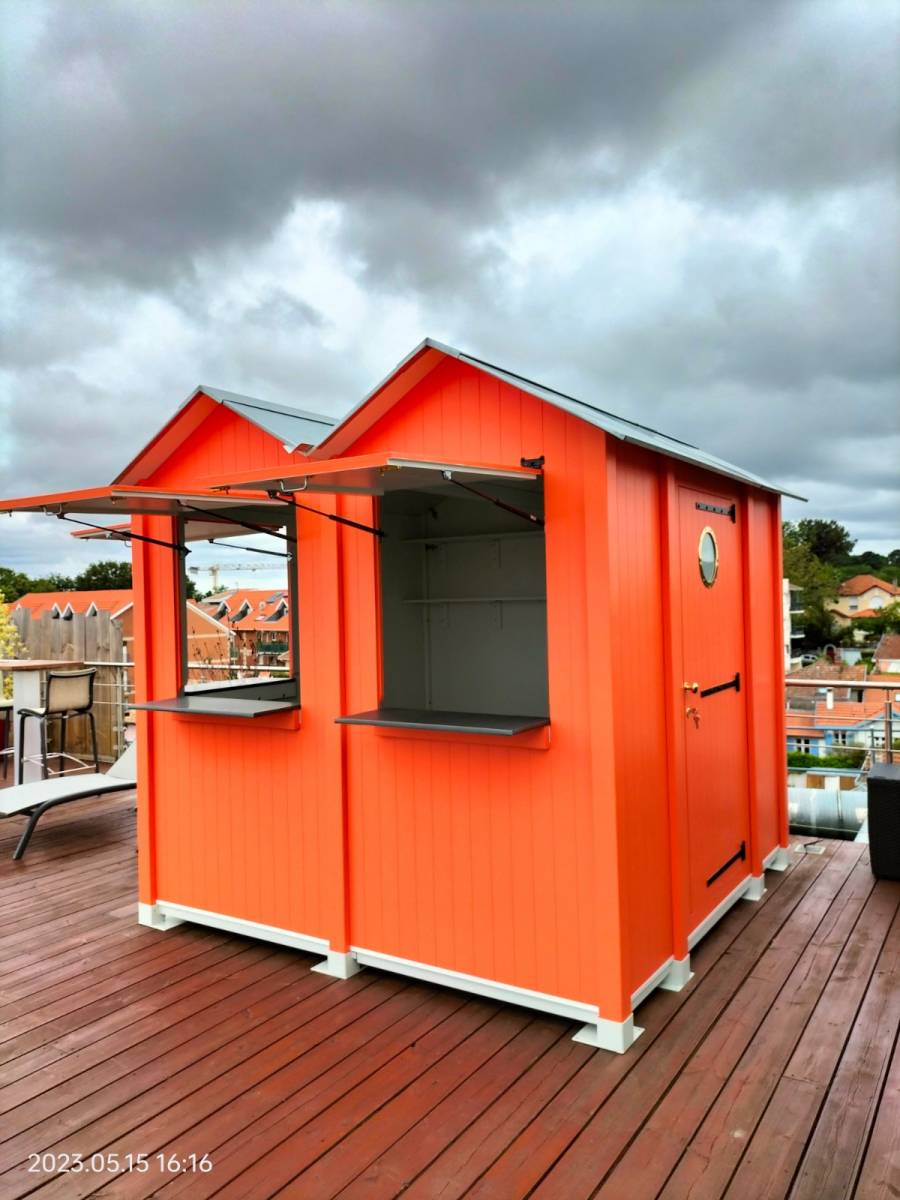 Cabine kiosque bar sur le roof-top du Grand Hôtel Atlantic à Arcachon