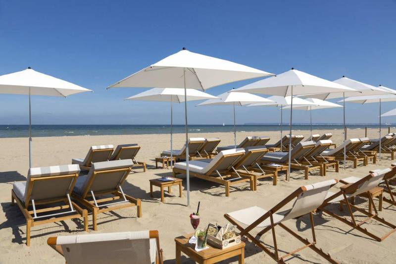 Plage privée la folie douce Deauville