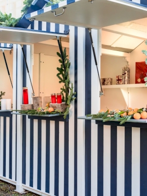 Des cabines de plage transformées en chalets de Noël Des cabines de plage transformées en chalets de Noël
