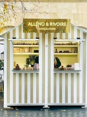 Location d'une cabine en bois pour les chocolatiers Alléno et Rivoire