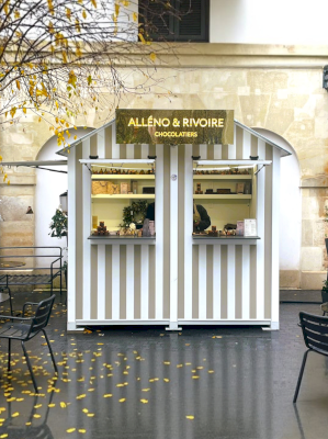 Location d'une cabine en bois pour les chocolatiers Alléno et Rivoire