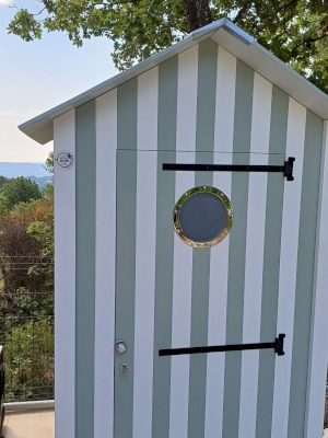 Réalisation d'une cabine de plage en bois 