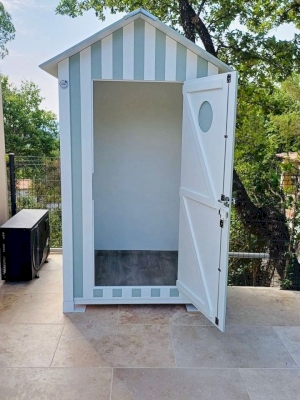 Réalisation d'une cabine de plage en bois 