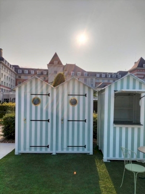 Installation de 3 cabines en bois pour DisneyLand Paris