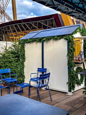 Des chalets de Noël au cœur d'un monument parisien mythique Des chalets de Noël au cœur d'un monument parisien mythique