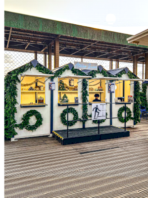 Des chalets de Noël au cœur d'un monument parisien mythique Des chalets de Noël au cœur d'un monument parisien mythique