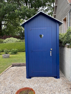 Une cabine de plage pour particulier bleu cobalt 